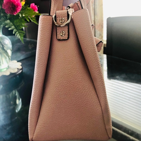 Tahari bag - Picture 3 of 7